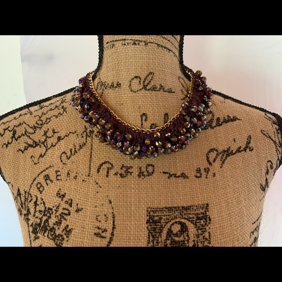 Gorgeous Necklace with multiple Hues. - Picture 2 of 2